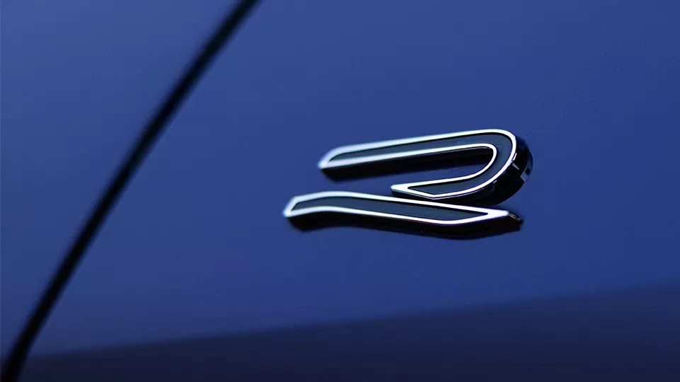 R-Line Detailing